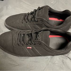 MENS LEVI’S SHOES